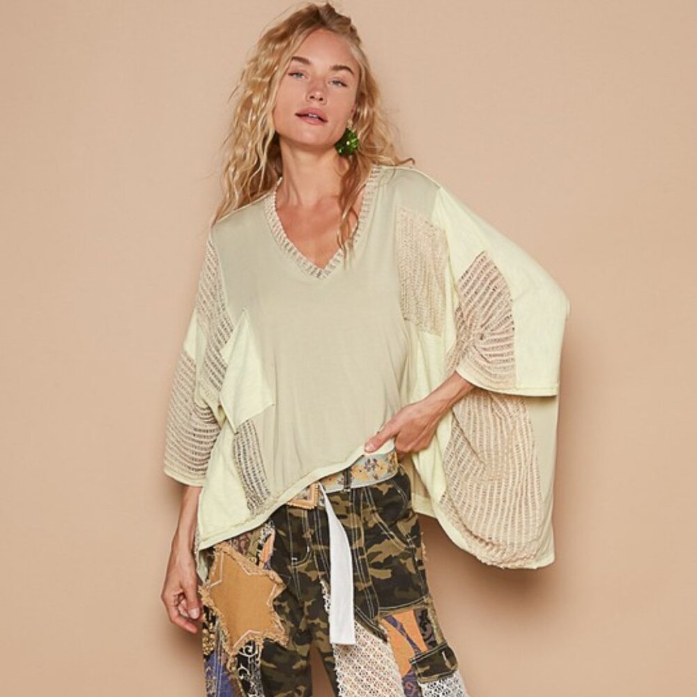 POL High-Low Contrast V-Neck Top